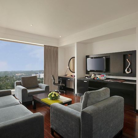 Crowne Plaza Pune City Centre By Ihg Exterior photo