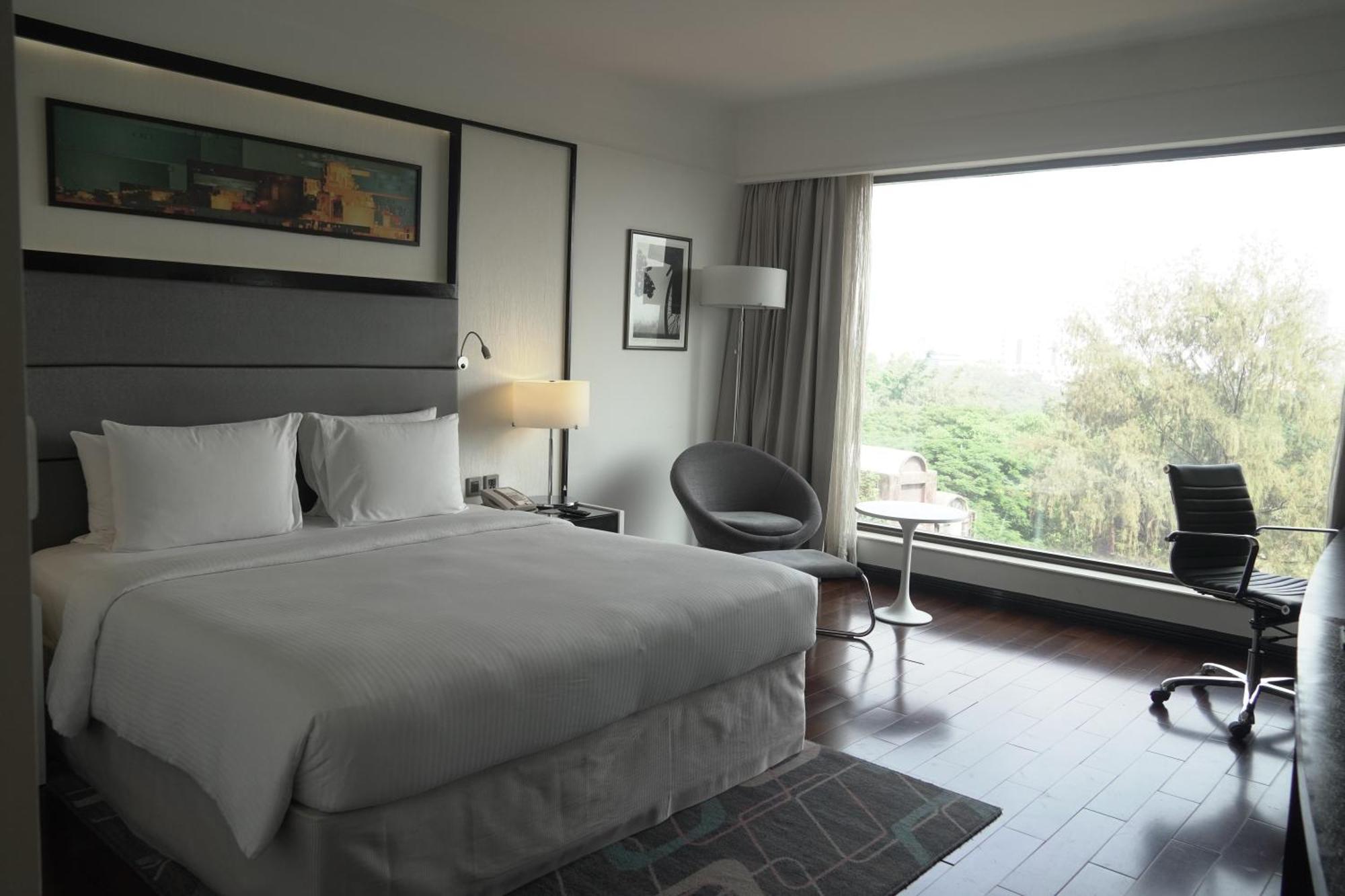 Crowne Plaza Pune City Centre By Ihg Exterior photo