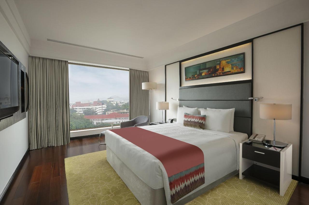 Crowne Plaza Pune City Centre By Ihg Exterior photo