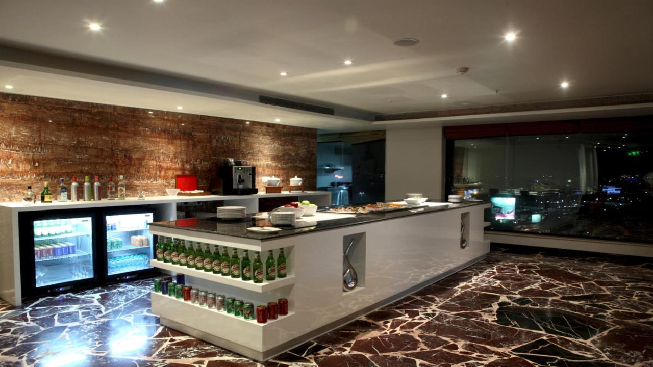 Crowne Plaza Pune City Centre By Ihg Exterior photo